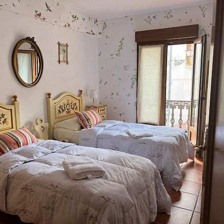 La Casa De Paloma En La Plaza Encanto Historico Riaza Kültér fotó